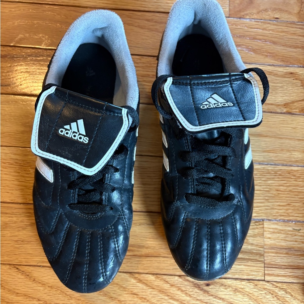 Adidas women’s Black Soccer Shoes size 5